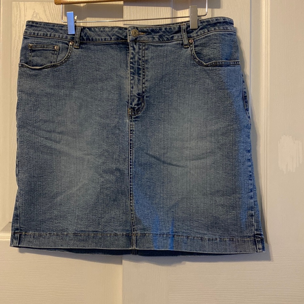 Venezia Jeans denim skirt light size 18